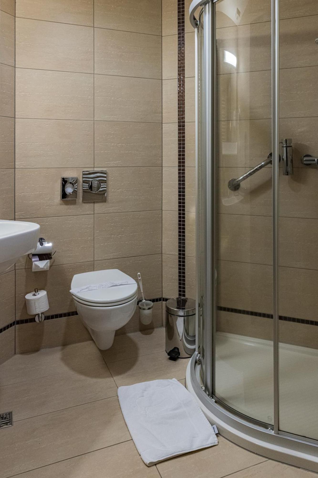 Malinowy Dwor Hotel Medical Spa Сверадув-Здруй Экстерьер фото
