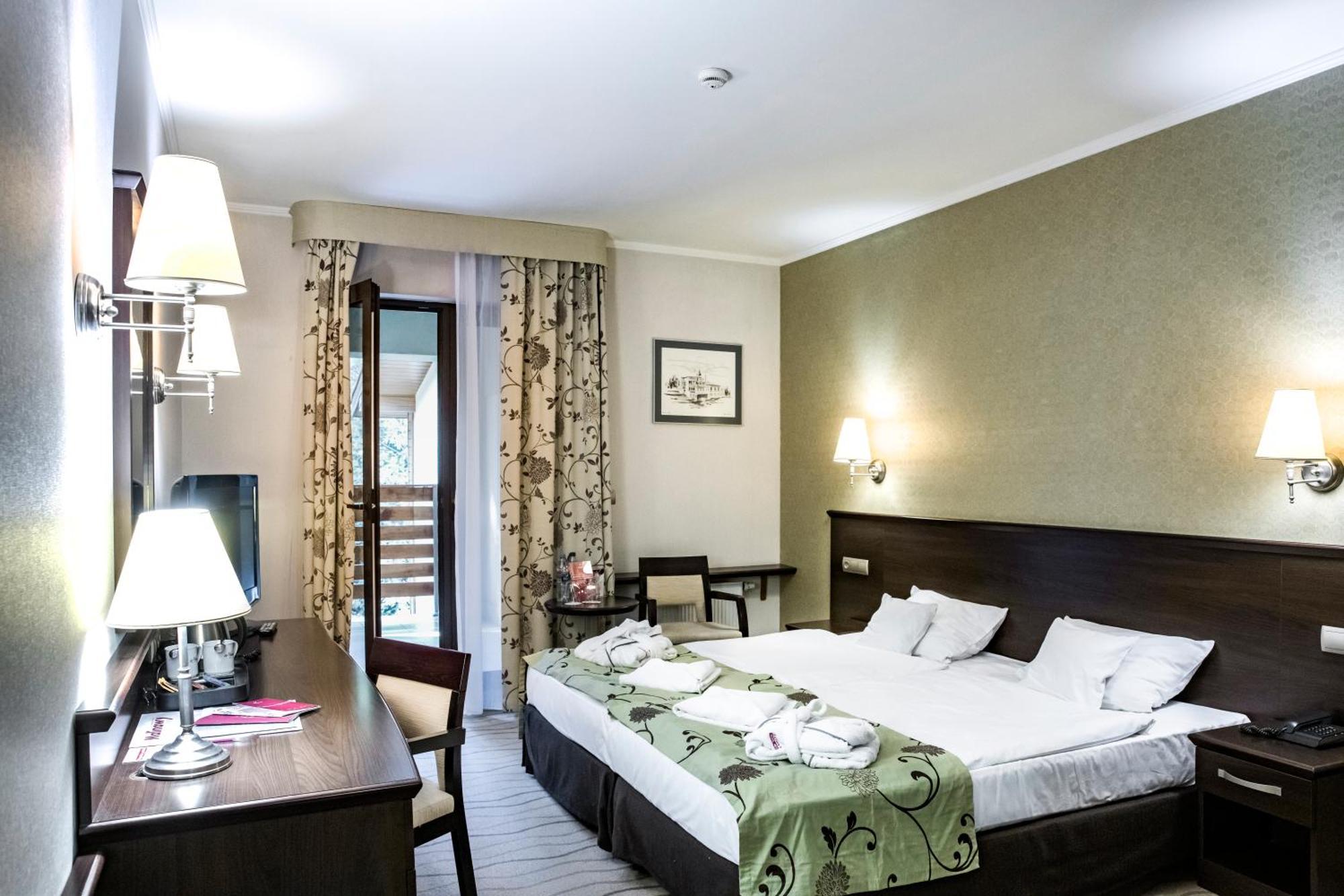 Malinowy Dwor Hotel Medical Spa Сверадув-Здруй Экстерьер фото