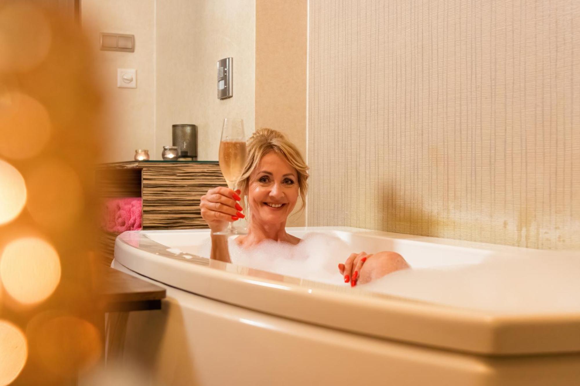 Malinowy Dwor Hotel Medical Spa Сверадув-Здруй Экстерьер фото
