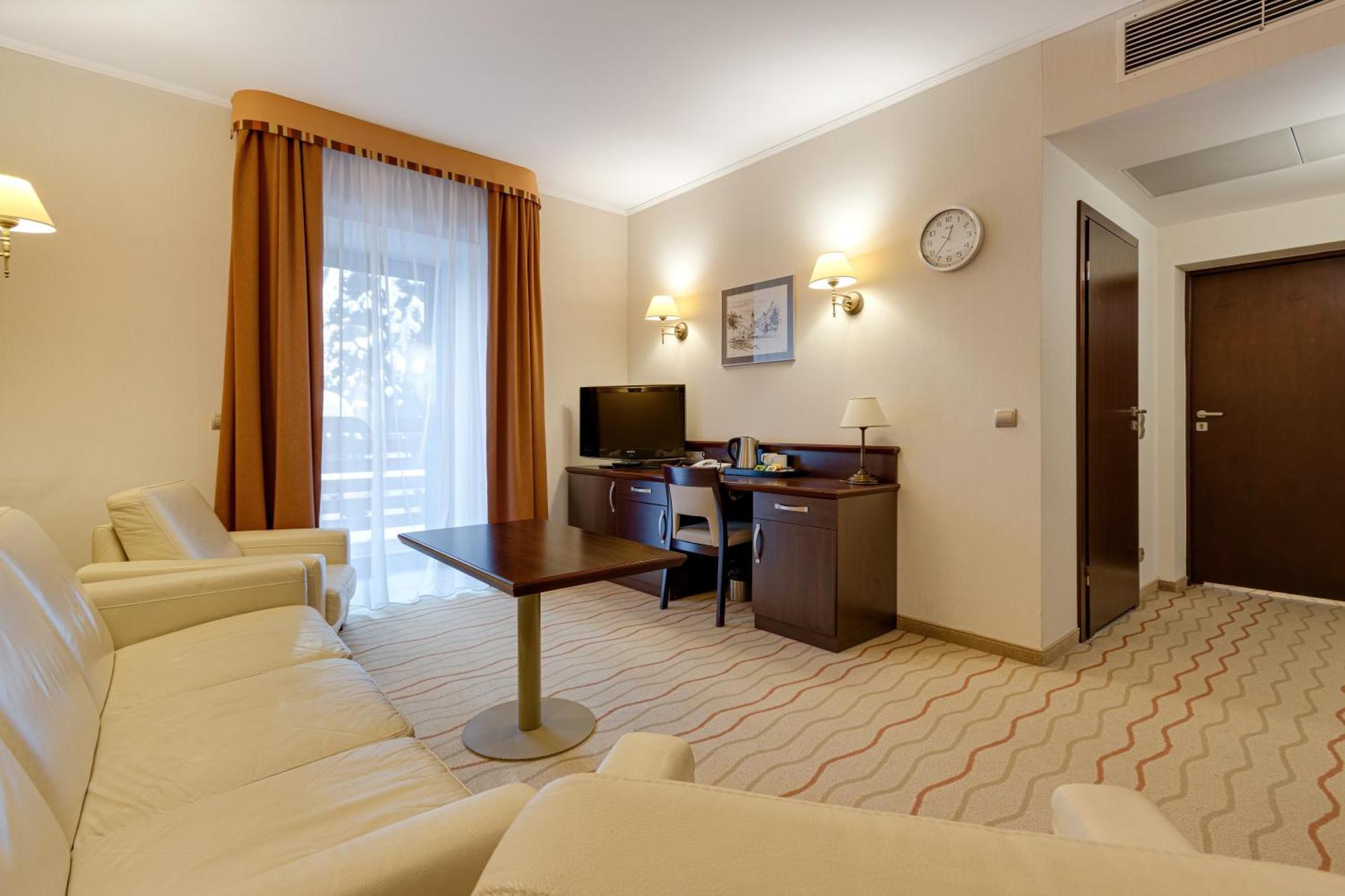 Malinowy Dwor Hotel Medical Spa Сверадув-Здруй Экстерьер фото