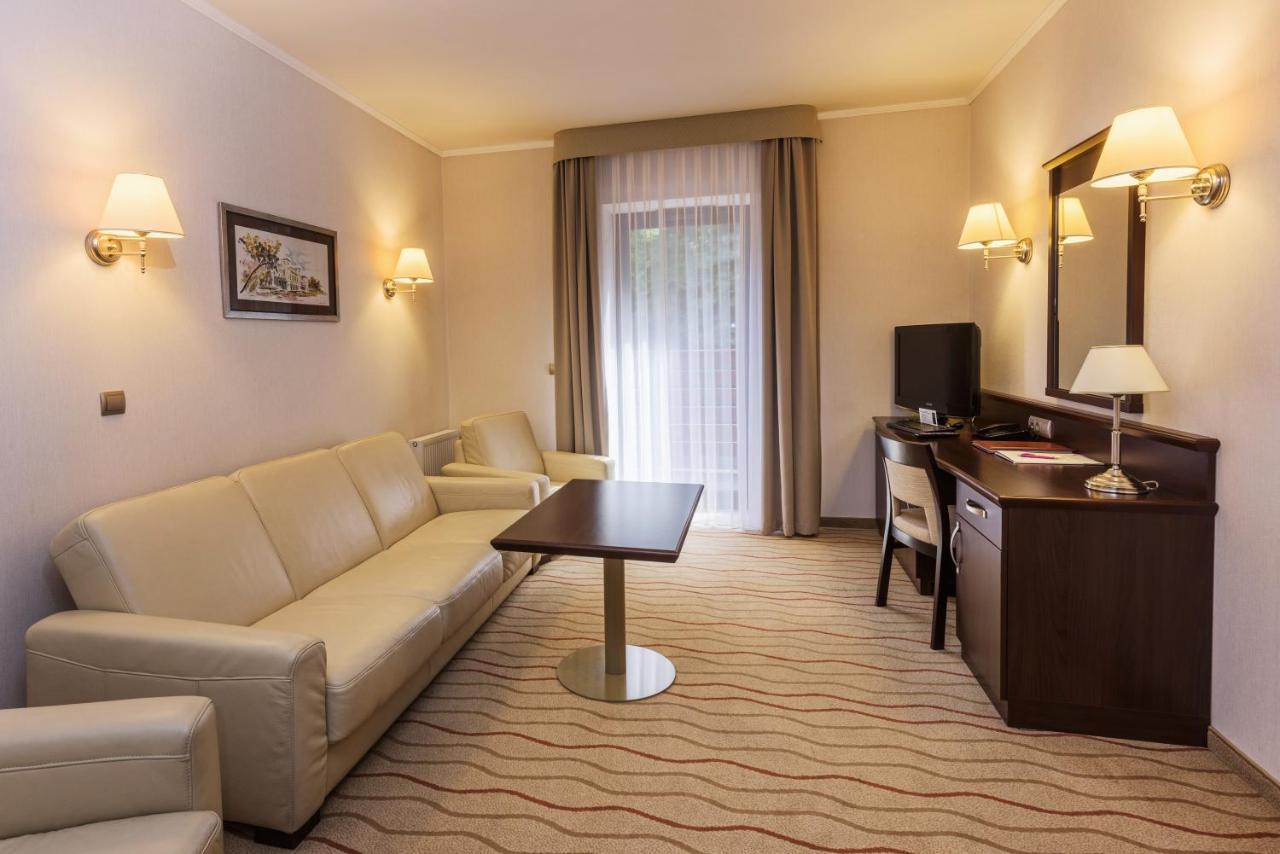 Malinowy Dwor Hotel Medical Spa Сверадув-Здруй Экстерьер фото